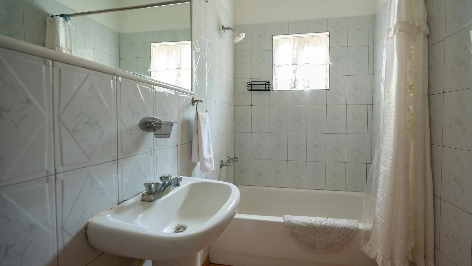 Homestay Rosewood Apartment Montego Bay